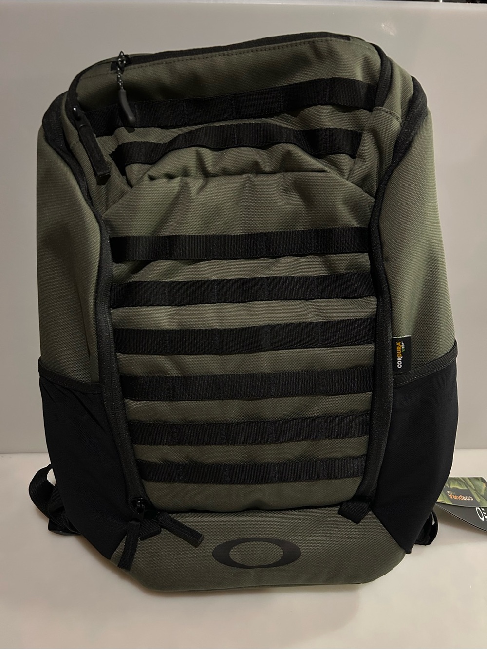 New Oakley Urban Path 25L Backpack Travel Bag NWT